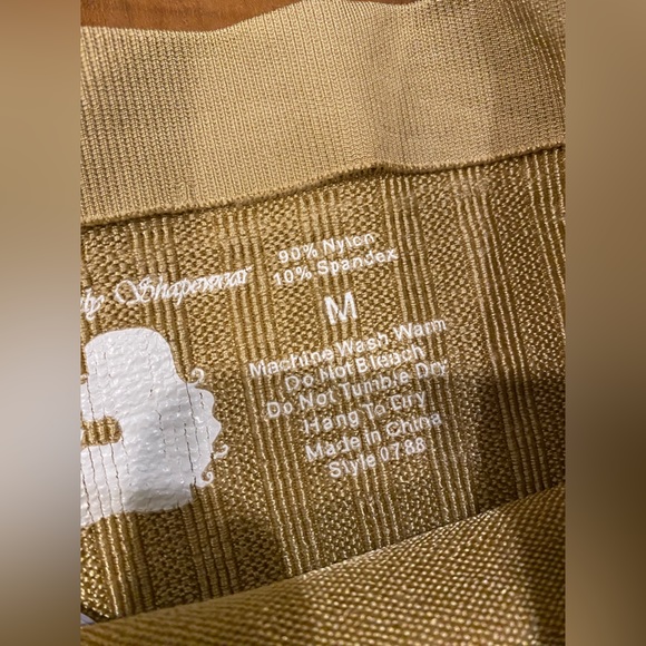 New Heavenly Secrets Shapewear - Picture 4 of 9